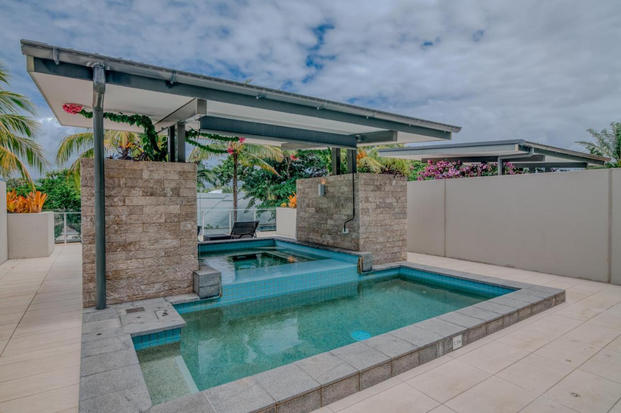 Coconut Grove Aparthotel Port Douglas Buitenkant foto