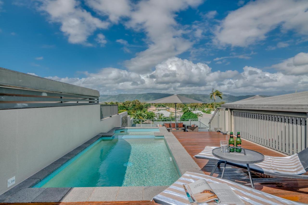 Coconut Grove Aparthotel Port Douglas Buitenkant foto