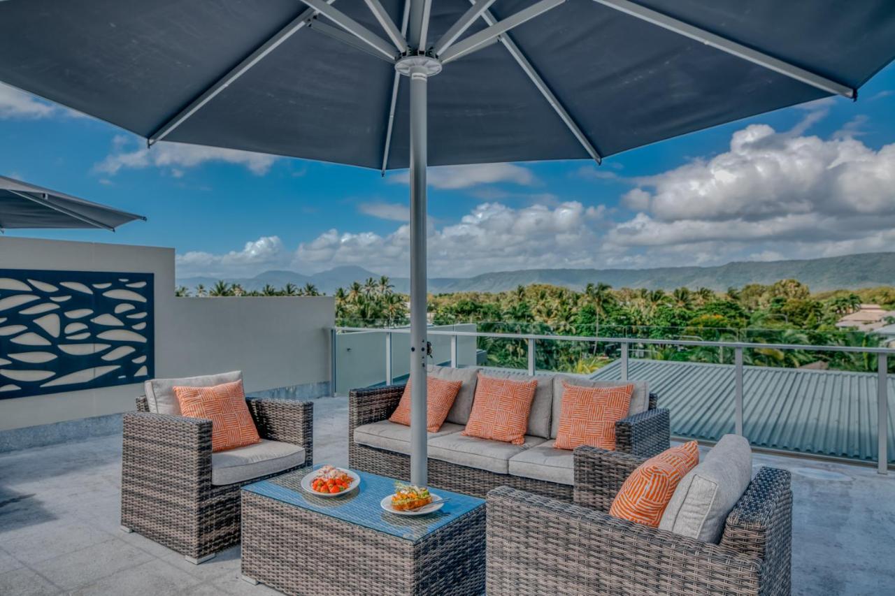 Coconut Grove Aparthotel Port Douglas Buitenkant foto