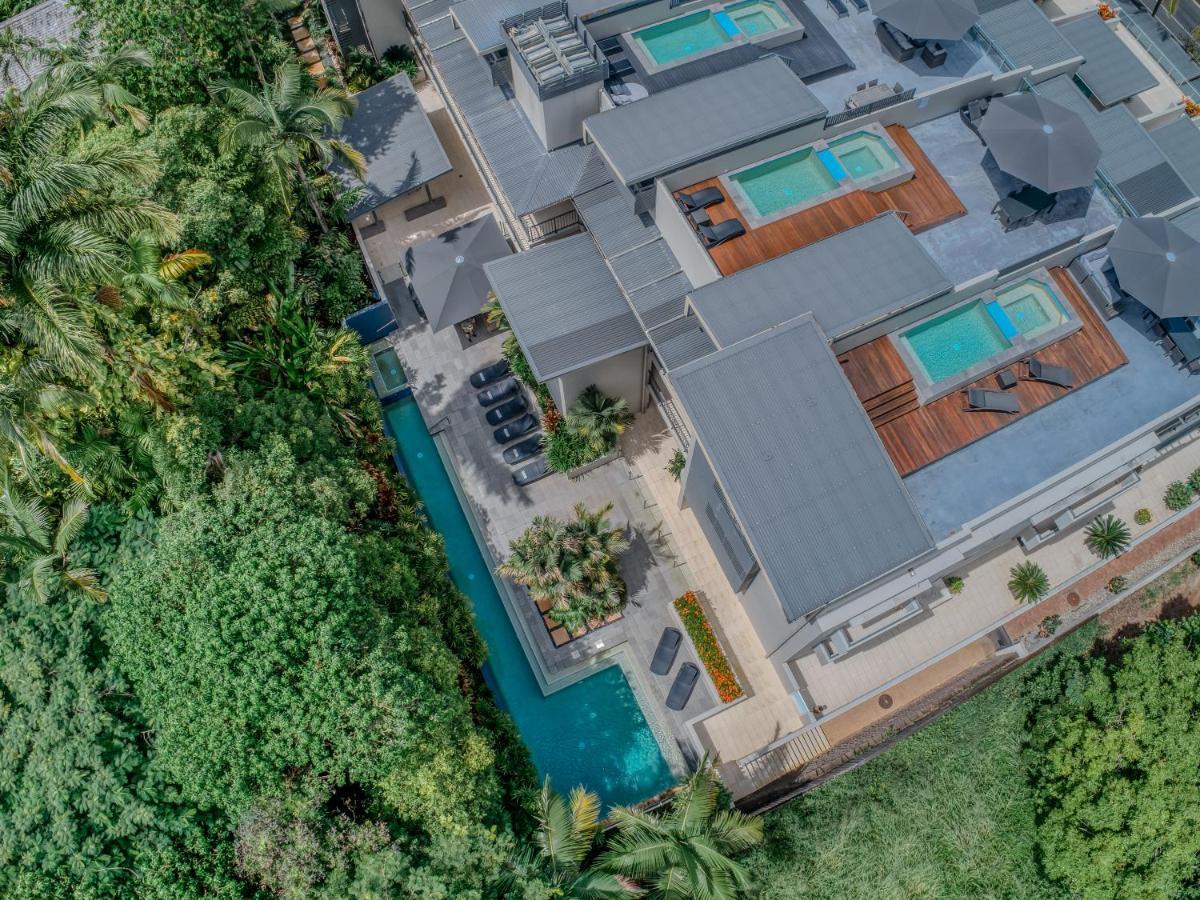 Coconut Grove Aparthotel Port Douglas Buitenkant foto