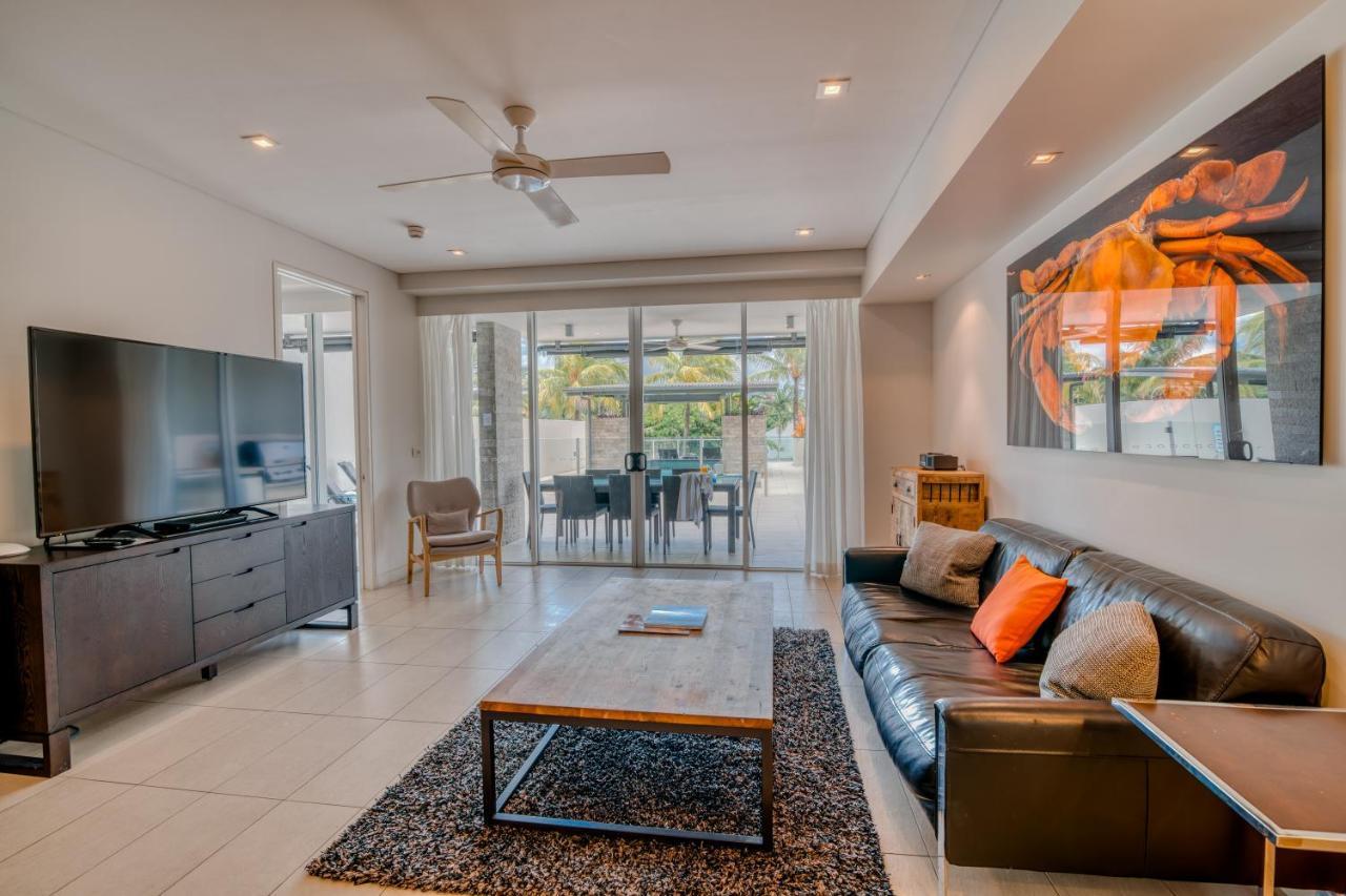 Coconut Grove Aparthotel Port Douglas Buitenkant foto