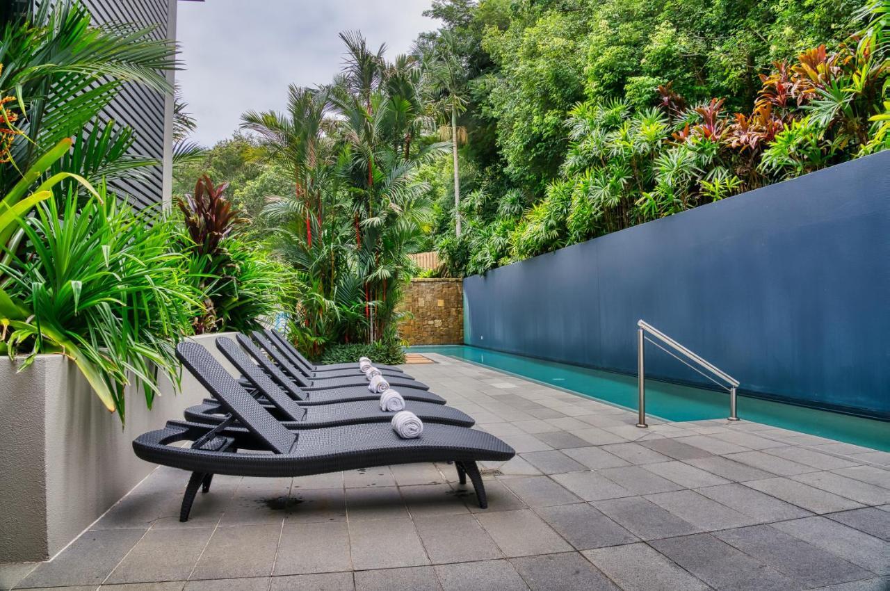 Coconut Grove Aparthotel Port Douglas Buitenkant foto
