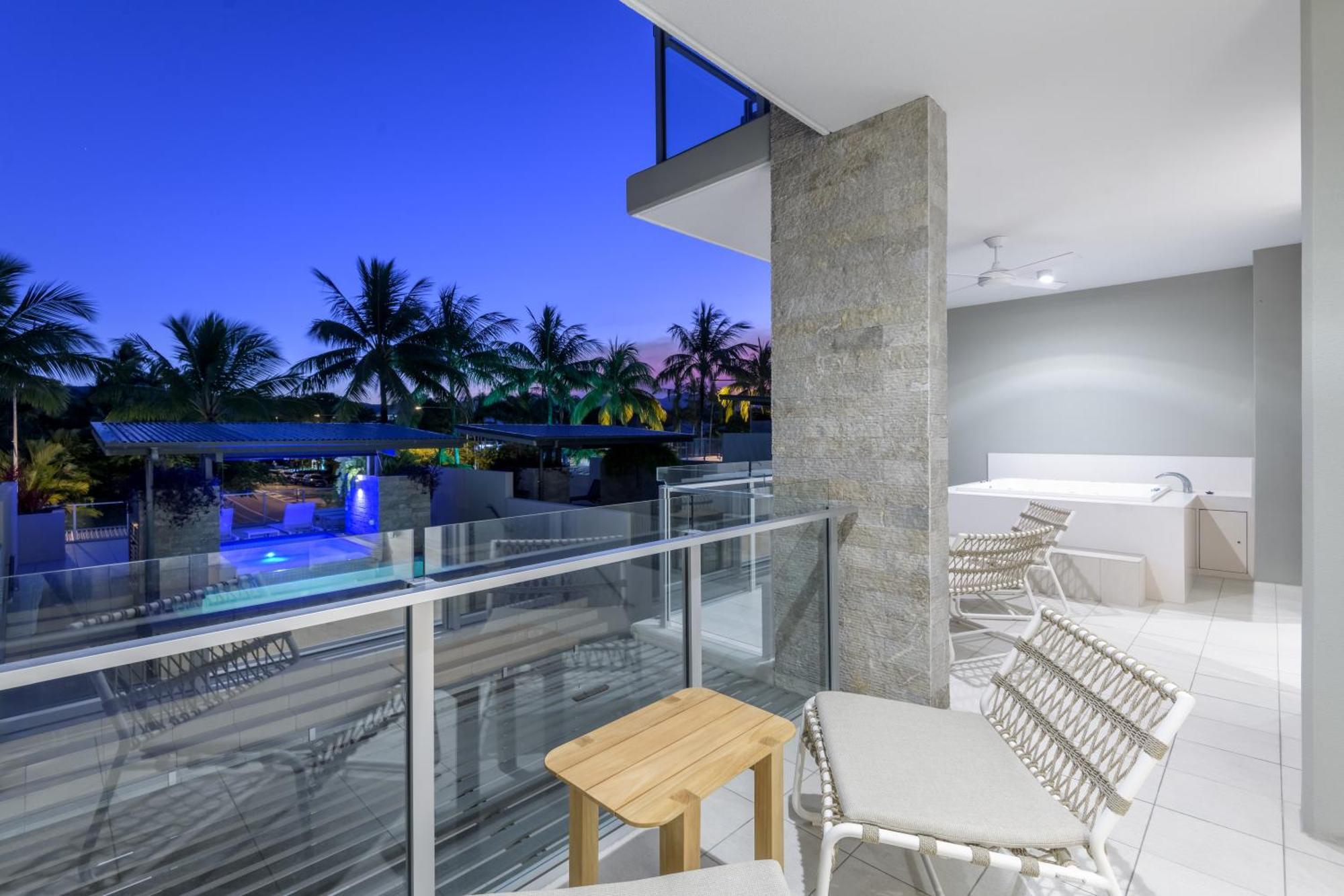 Coconut Grove Aparthotel Port Douglas Buitenkant foto